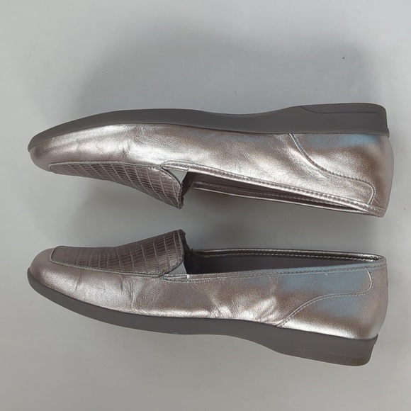 Easy Spirit Devitt Leather Casual Flats 8.5M  Metallic Pewter Silver/Gray - Picture 10 of 16